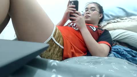 camela_star online show from November 27, 2025, 9:55 am