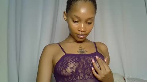 camelised_lilly online show from May 3, 2026, 9:54 pm