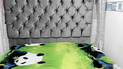 cameron_20_ online show from October 21, 2025, 1:01 pm