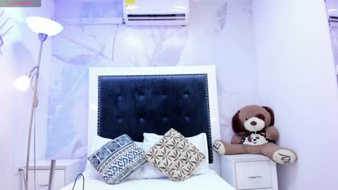 Snapshot of cameron_cutee chatting on January 27, 2025, 7:03 pm Cameron Cutee online show from January 27, 2025, 7:03 pm