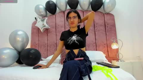  Cameron Cutee  online show from October 1, 2025, 11:27 am