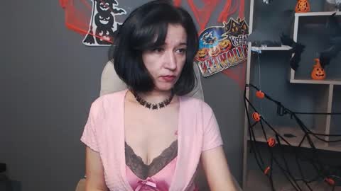 Snapshot of cameronenns chatting on November 2, 2025, 7:33 am Cameronenns online show from November 2, 2025, 7:33 am