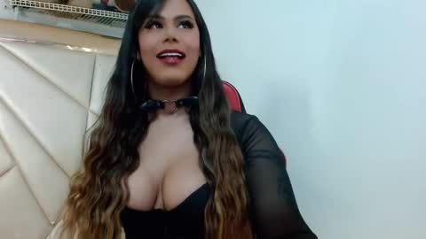 Cami12 online show from November 6, 2025, 7:42 am