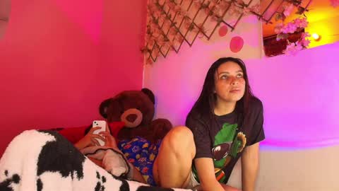 Snapshot of cami_casti777 chatting on May 18, 2026, 10:37 pm trini-1000 online show from May 18, 2026, 10:37 pm