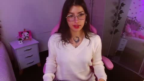 Snapshot of cami_mila99 chatting on January 15, 2025, 3:43 am CAMI online show from January 15, 2025, 3:43 am
