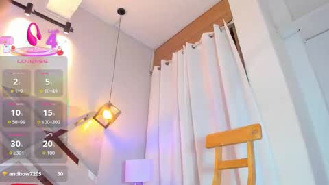 cami_rouxx online show from October 28, 2025, 6:43 pm