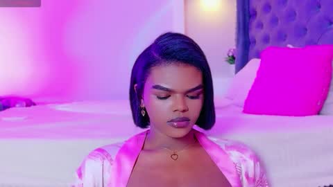 Snapshot of camiestrada chatting on October 24, 2025, 1:24 am camiestrada online show from October 24, 2025, 1:24 am