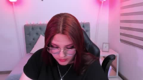 Camila Osorio online show from January 15, 2025, 6:43 am