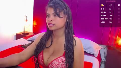Snapshot of camiilareyes chatting on February 4, 2025, 12:51 am CamiilaReyes online show from February 4, 2025, 12:51 am