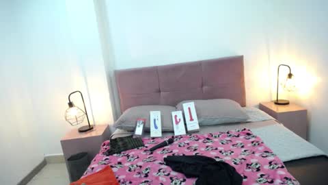 Snapshot of camiilareyes chatting on February 20, 2025, 6:13 pm CamiilaReyes online show from February 20, 2025, 6:13 pm