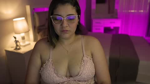 Snapshot of camila_buitrago chatting on December 8, 2024, 10:03 pm Camila buitrago online show from December 8, 2024, 10:03 pm