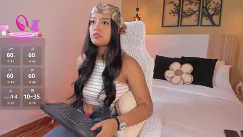 camila_bustamante_ online show from October 1, 2025, 2:56 pm