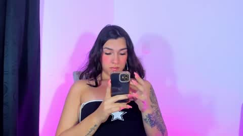 Snapshot of camila_coxx chatting on December 18, 2024, 4:09 am s online show from December 18, 2024, 4:09 am