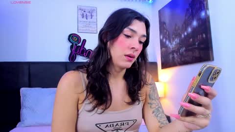 Snapshot of camila_coxx chatting on December 23, 2024, 6:44 am s online show from December 23, 2024, 6:44 am