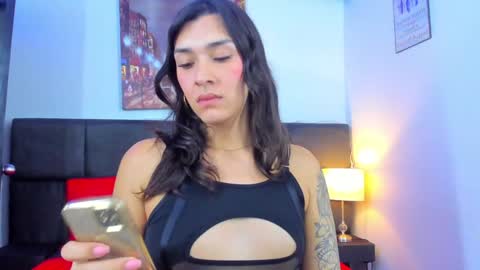 Snapshot of camila_coxx chatting on January 17, 2025, 5:53 am s online show from January 17, 2025, 5:53 am
