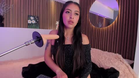 Camila online show from January 9, 2025, 8:22 pm