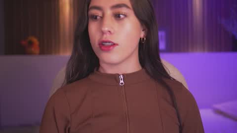 camila_martinez9 online show from November 17, 2025, 11:27 am