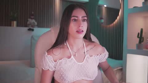 camila_martinez9 online show from January 15, 2026, 11:26 am