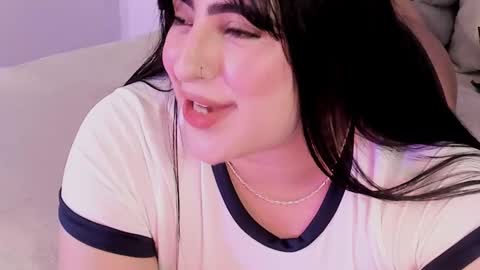 Snapshot of camila_matinez_ chatting on December 4, 2025, 1:15 am Camila online show from December 4, 2025, 1:15 am