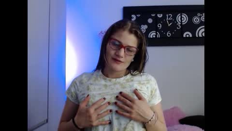 Camila ventura online show from September 30, 2025, 6:57 pm