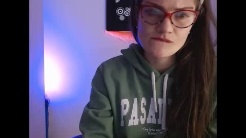 Camila ventura online show from November 1, 2025, 2:19 pm