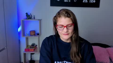 Camila ventura online show from November 10, 2025, 7:57 pm