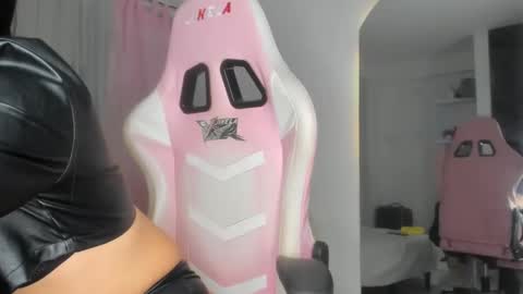 camilagomez_ch online show from December 14, 2024, 3:25 pm