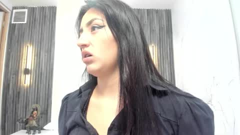 Camila  online show from October 22, 2025, 11:32 am