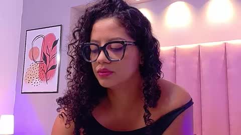 Camila online show from November 13, 2025, 12:37 pm