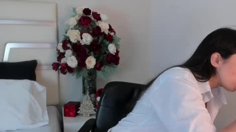 Camila online show from December 27, 2024, 7:24 pm