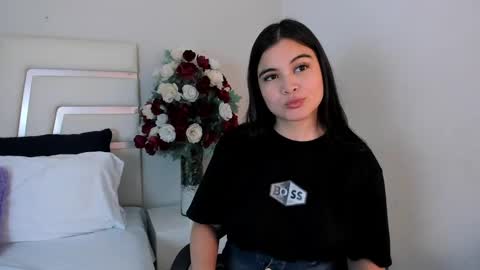 Camila online show from January 7, 2025, 7:17 pm