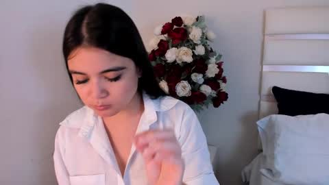 Camila online show from January 18, 2025, 11:11 pm