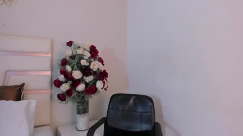 Camila online show from February 12, 2025, 9:01 pm