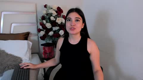 Camila online show from March 3, 2025, 11:14 pm