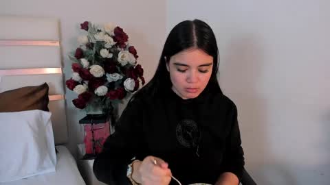 Camila online show from March 11, 2025, 7:47 pm