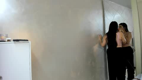 Camila online show from September 15, 2025, 7:25 pm