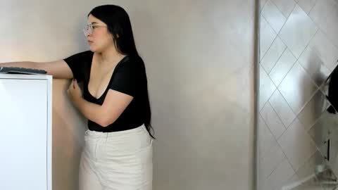 Camila online show from September 18, 2025, 8:00 pm