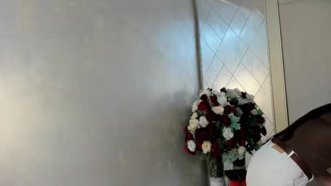 Camila online show from September 19, 2025, 7:47 pm