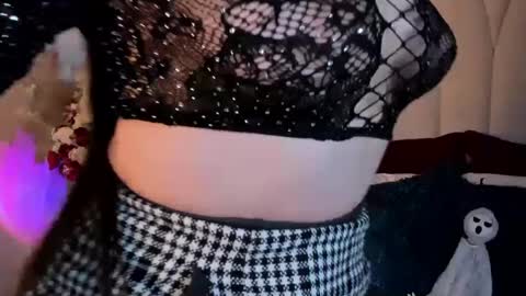 Camila online show from October 14, 2025, 8:31 pm