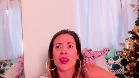 Snapshot of camilawm19 chatting on December 7, 2024, 8:05 pm Camila online show from December 7, 2024, 8:05 pm
