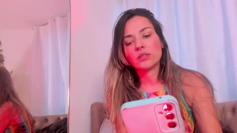 Snapshot of camilawm19 chatting on December 11, 2024, 1:17 pm Camila online show from December 11, 2024, 1:17 pm