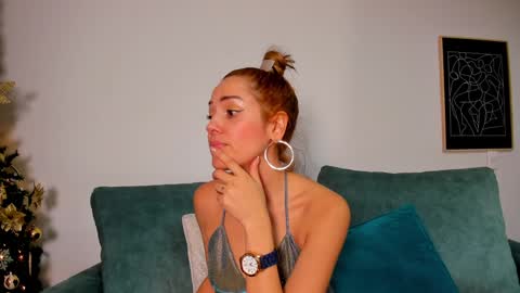 Snapshot of camilawm19 chatting on January 4, 2025, 9:32 am Camila online show from January 4, 2025, 9:32 am