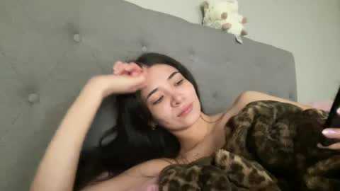 Snapshot of camilaxcruz chatting on September 18, 2025, 12:40 pm Camila Cruz online show from September 18, 2025, 12:40 pm