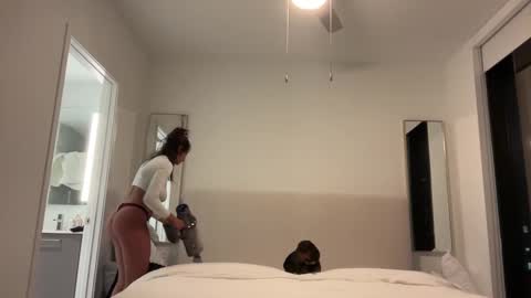 Snapshot of camiliakxoxo chatting on October 4, 2025, 12:19 am camiliakxoxo online show from October 4, 2025, 12:19 am