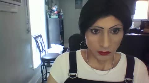 Snapshot of camilicat chatting on May 30, 2026, 7:55 pm Ladyboy Ladine or Cambi online show from May 30, 2026, 7:55 pm