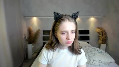 Camilla online show from October 8, 2025, 1:14 am