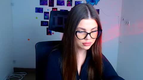 Snapshot of camilla_xo_ chatting on November 28, 2025, 12:19 pm Camilla online show from November 28, 2025, 12:19 pm