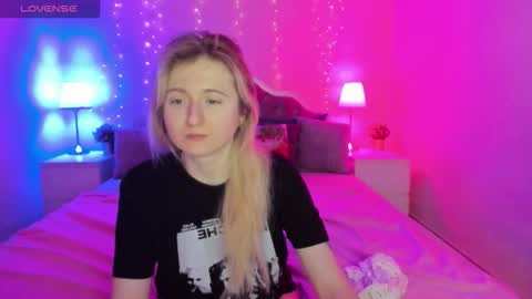 camilladreamer online show from February 8, 2026, 8:45 pm