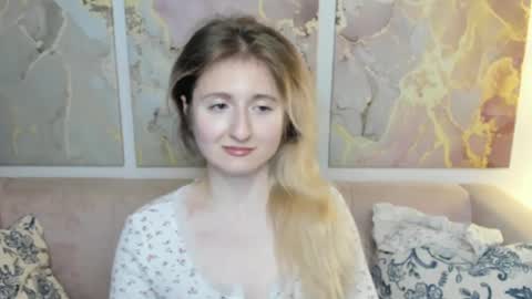 camilladreamer online show from May 17, 2026, 6:04 pm