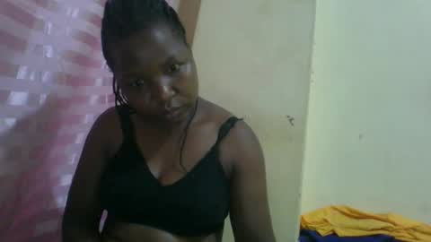 Snapshot of camillah_sweet chatting on November 28, 2025, 10:45 pm camillah_sweet online show from November 28, 2025, 10:45 pm